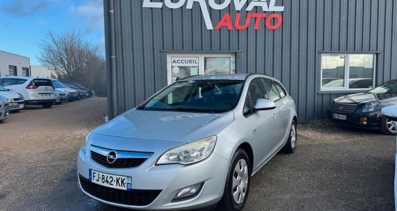 Occasion 2011 Opel Astra Berline | 5 990 € (Prix juste) - Image 1/4
