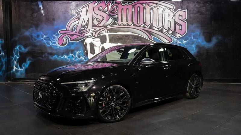 Noir Utilisé 2022 Audi RS3 Sport Citadine | 59 900 € (Bon prix) - Image 1/4