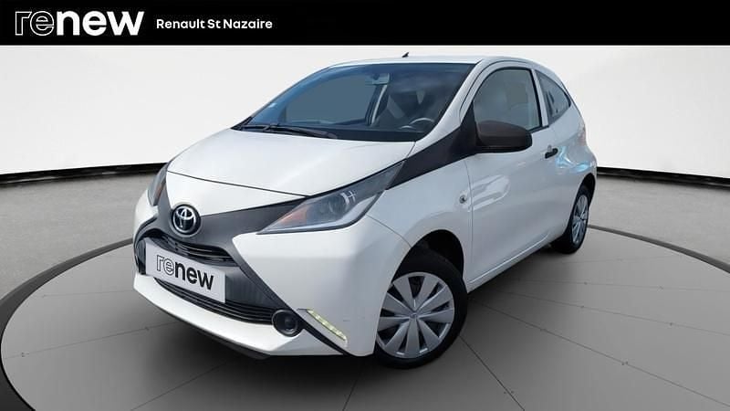 Blanc Utilisé 2016 Toyota Aygo X-play Citadine | 7 990 € (Prix juste) - Image 1/4