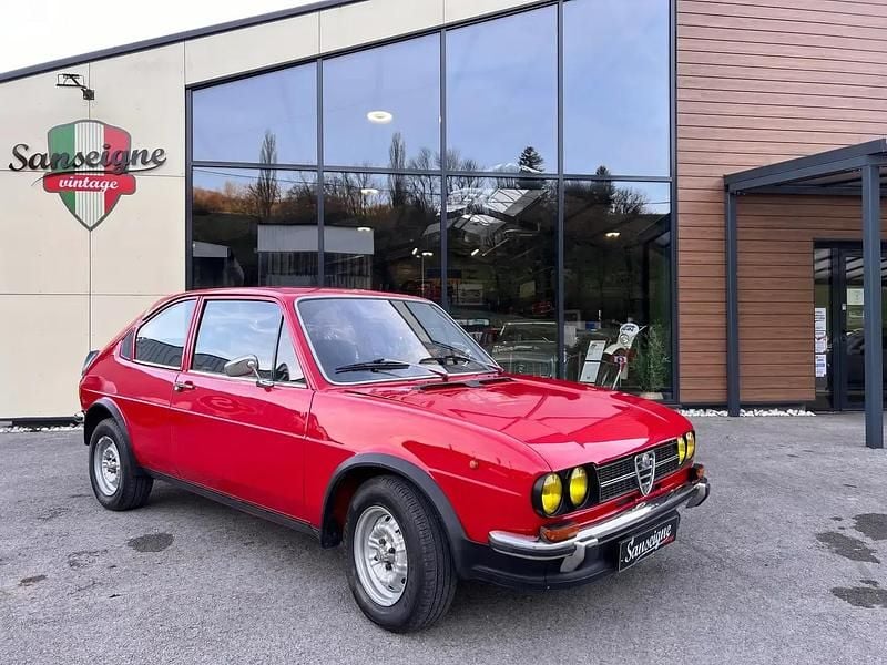 Rouge Occasion 1976 Alfa Romeo Alfasud Berline | 18 500 € - Image 1/4