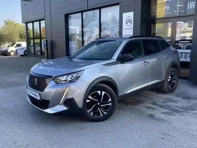 Gris clair Occasion 2023 Peugeot 2008 Allure SUV | 15 470 € (Bon prix) - Image 1/4
