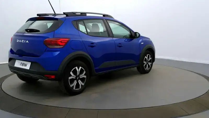 Image 2/4