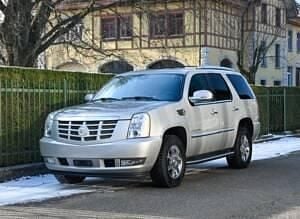 Beige Occasion 2012 Cadillac Escalade | 37 395 € - Image 1/4