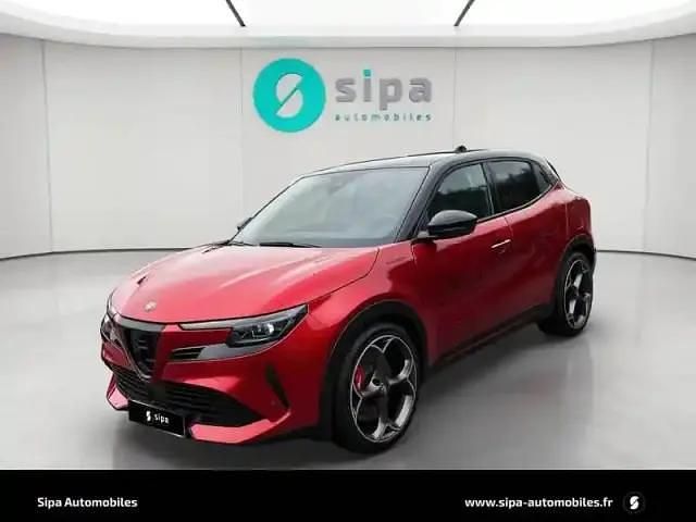 Noir Occasion 2025 Alfa Romeo Junior Veloce SUV | 42 990 € (Prix juste) - Image 1/4