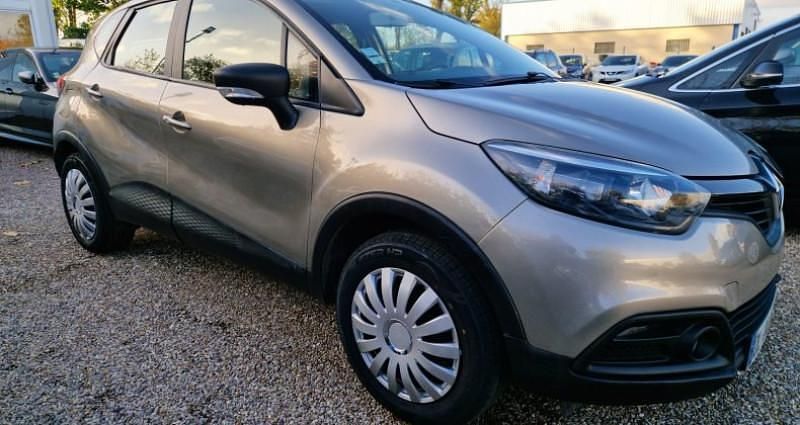 Occasion 2014 Renault Captur Life SUV | 7 990 € (Prix assez cher) - Image 1/4