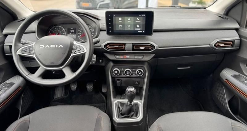 Occasion Dacia Sandero Expression 110 ch (80 kW) 2023 Vert Citadine