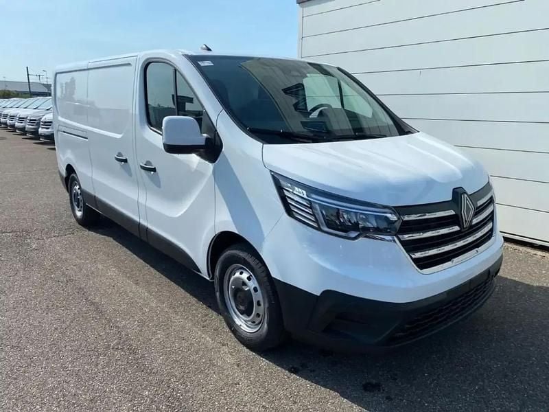 Blanc Nouvelle 2025 Renault Trafic Monospace | 33 960 € (Prix juste) - Image 1/4