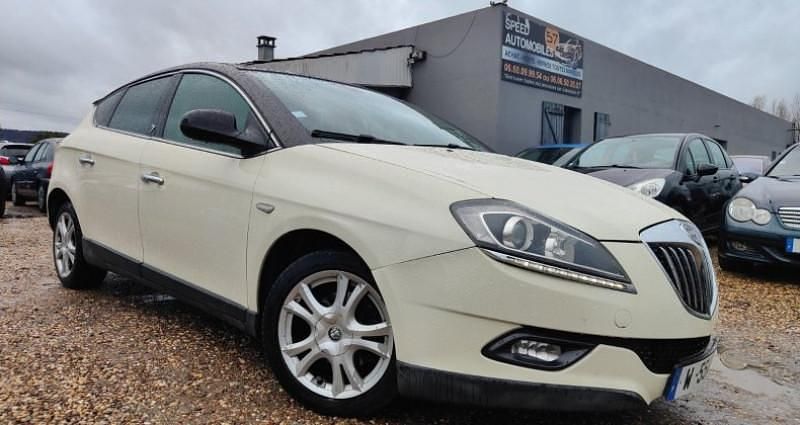Blanc Occasion 2009 Lancia Delta Citadine | 4 999 € - Image 1/4