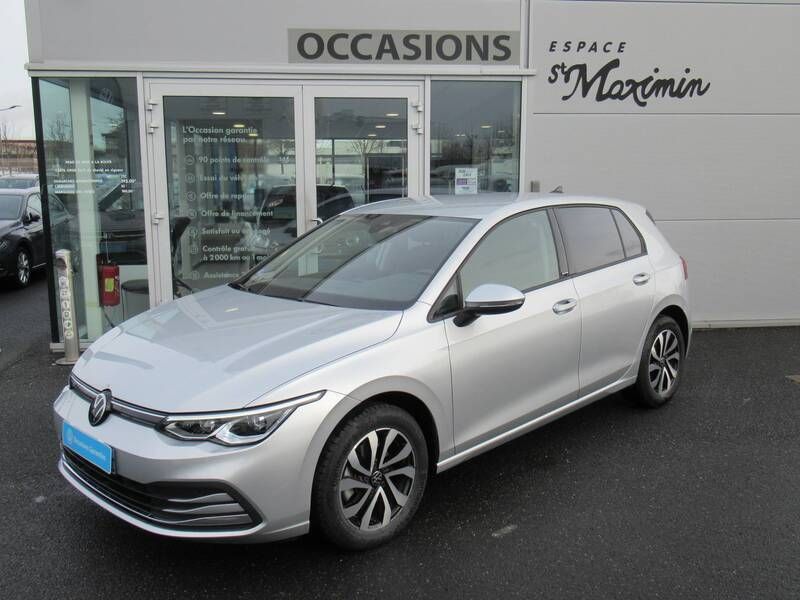 Argente Utilisé 2023 VW Golf VIII Active Berline | 26 990 € (Prix juste) - Image 1/4