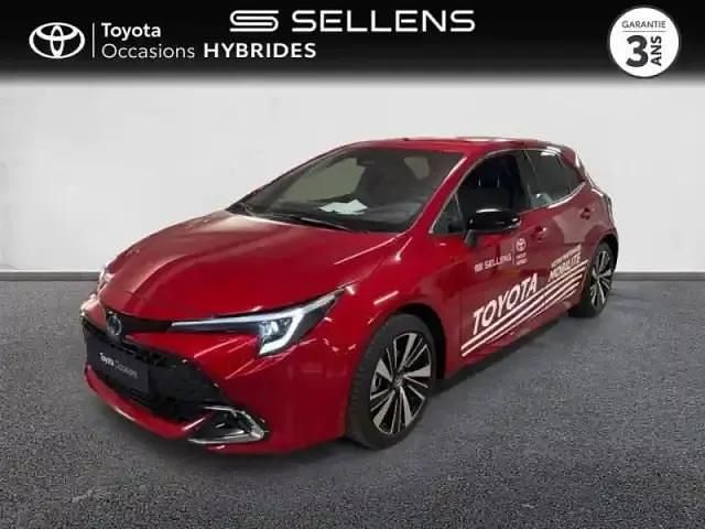 Rouge Occasion 2025 Toyota Corolla Design Berline | 31 480 € (Prix cher) - Image 1/4