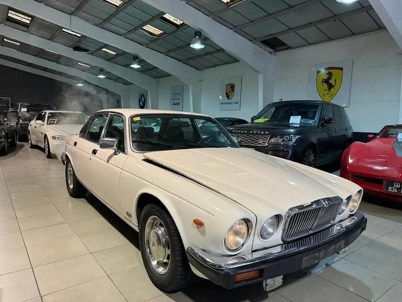 Blanc Occasion 1983 Jaguar XJ6 Berline | 9 990 € - Image 1/4