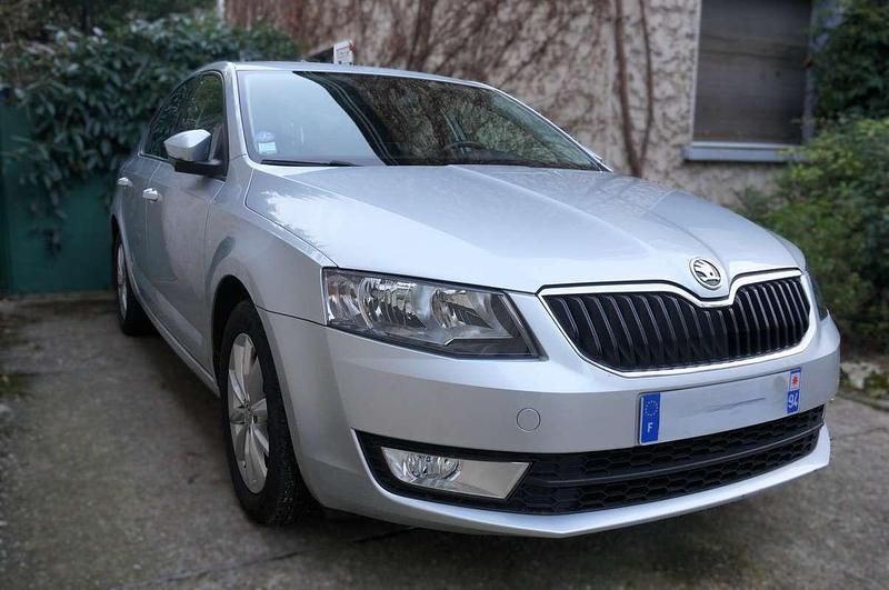 Occasion Skoda Octavia Ambition 110 ch (80 kW) 2016 Argent Citadine