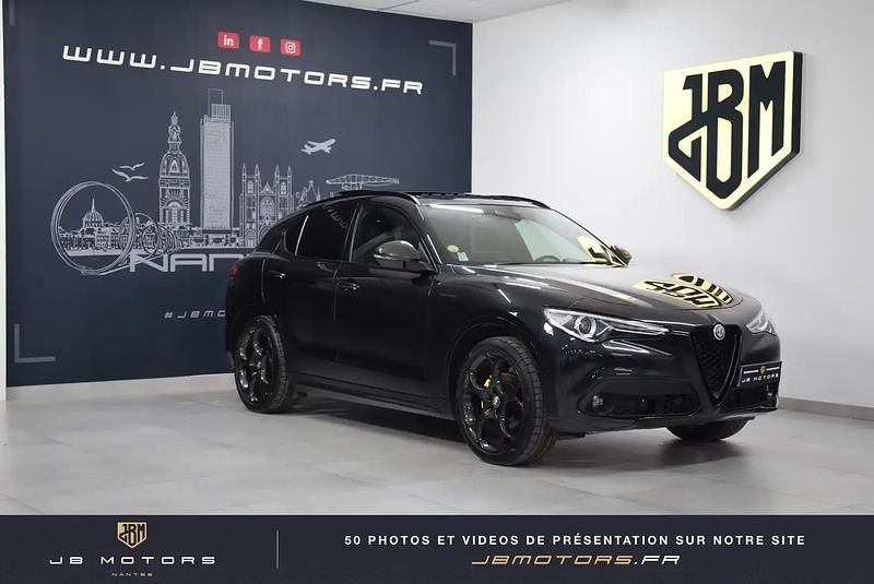 Noir Utilisé 2021 Alfa Romeo Stelvio Veloce SUV | 31 990 € (Prix cher) - Image 1/4