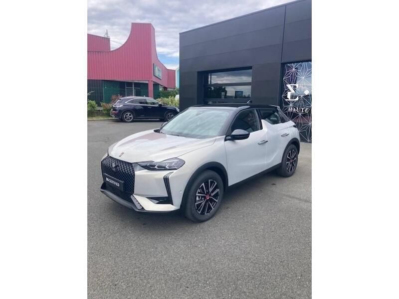 Beige Nouvelle 2025 DS Automobiles DS3 Crossback E-Tense Performance SUV | 37 365 € - Image 1/4