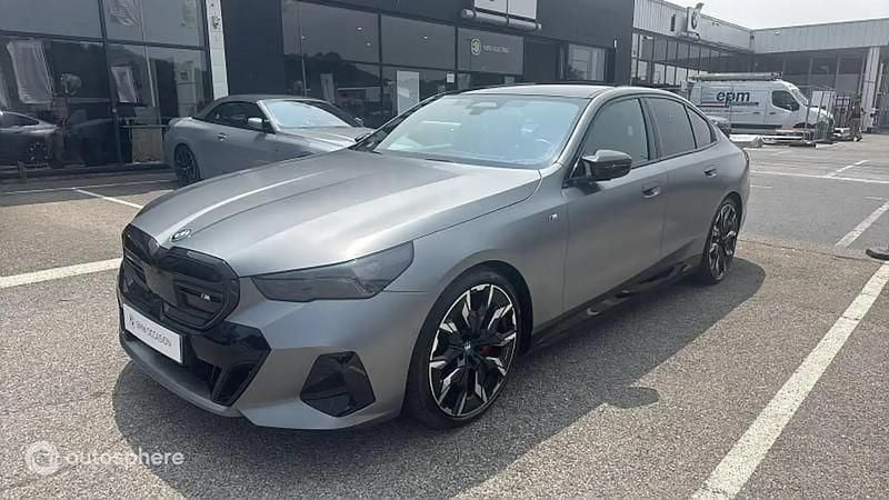 Gris Utilisé 2024 BMW i5 Sport Line Berline | 83 999 € (Prix cher) - Image 1/4