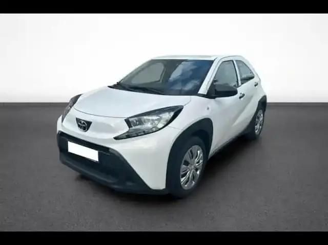 Blanc Utilisé 2023 Toyota Aygo X Active SUV | 13 790 € - Image 1/4