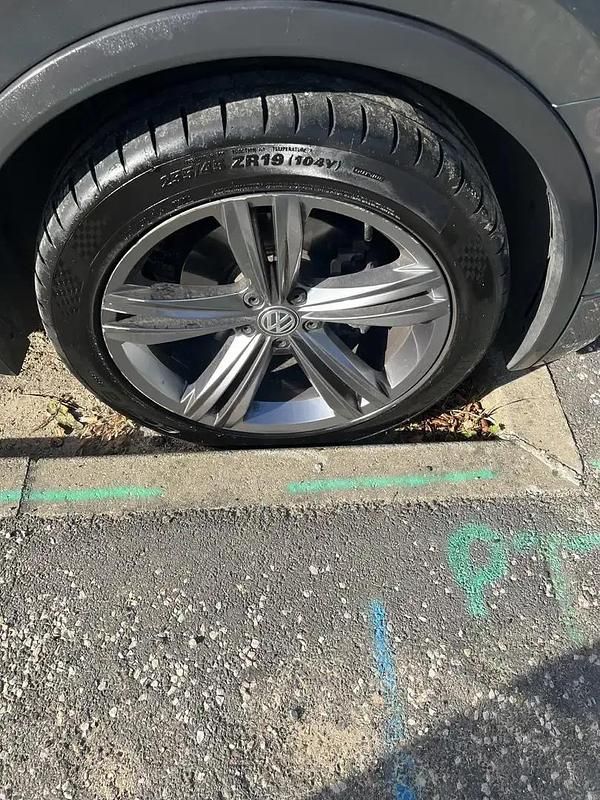 Occasion 2018 VW Tiguan Exclusive SUV | 24 250 € (Prix cher) - Image 1/4