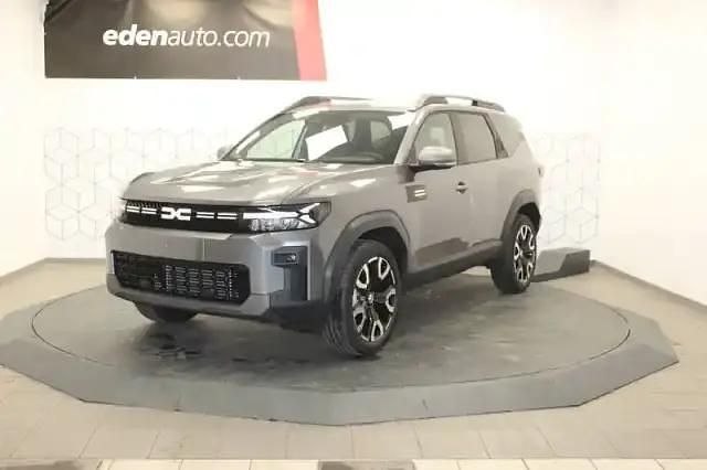Gris Utilisé 2025 Dacia Bigster Journey SUV | 30 990 € (Prix juste) - Image 1/4