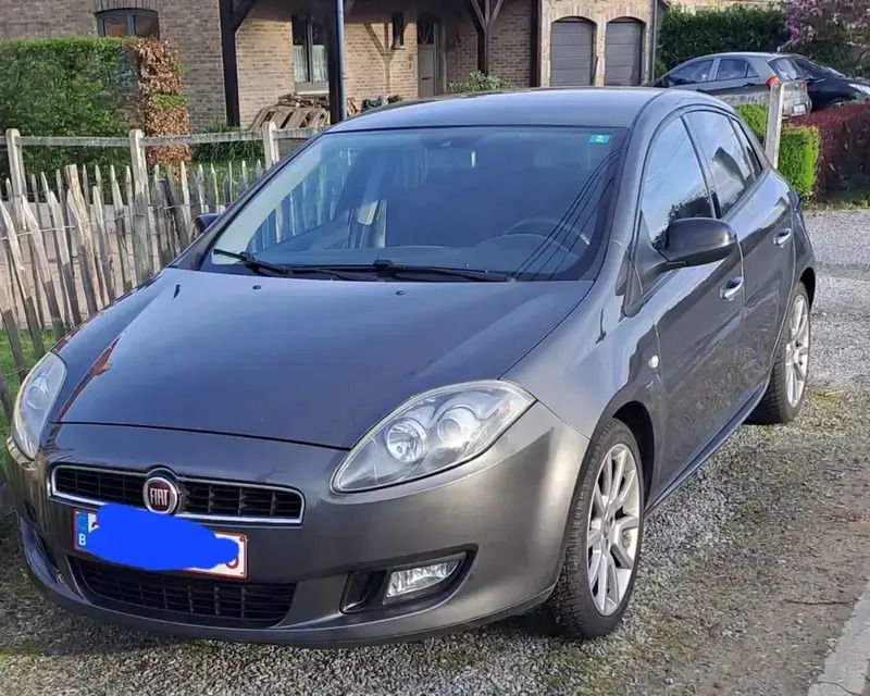 Bronze Utilisé 2013 Fiat Bravo Comfort Citadine | 2 900 € - Image 1/4