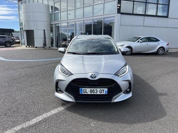 Blanc Utilisé 2023 Toyota Yaris Hybrid Design | 19 990 € (Super prix) - Image 1/4