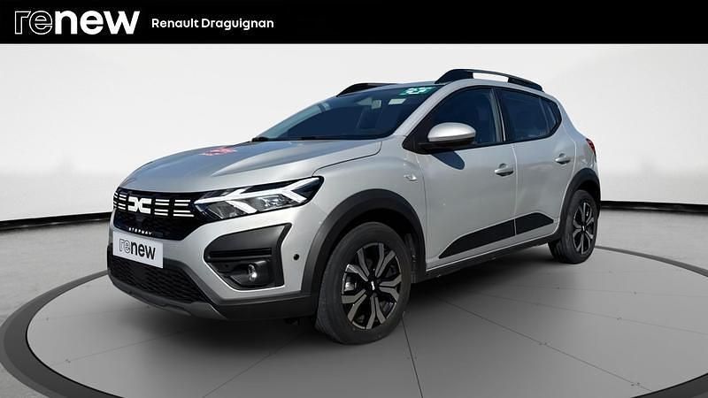 Gris Utilisé 2024 Dacia Sandero Expression Citadine | 16 890 € (Prix juste) - Image 1/4