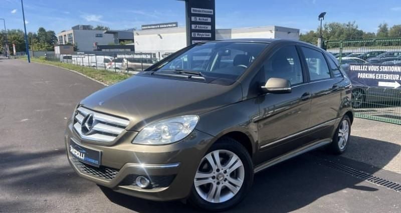Utilisé 2009 Mercedes 200 Monospace | 4 990 € - Image 1/4