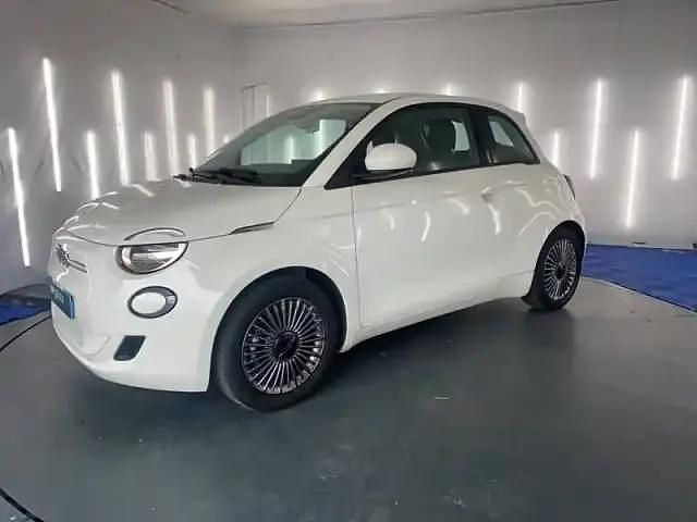 Ice white Utilisé 2023 Fiat 500e Citadine | 13 000 € (Bon prix) - Image 1/4