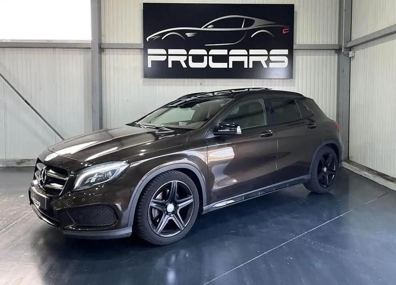Brun Utilisé 2014 Mercedes GLA250 SUV | 19 290 € - Image 1/4