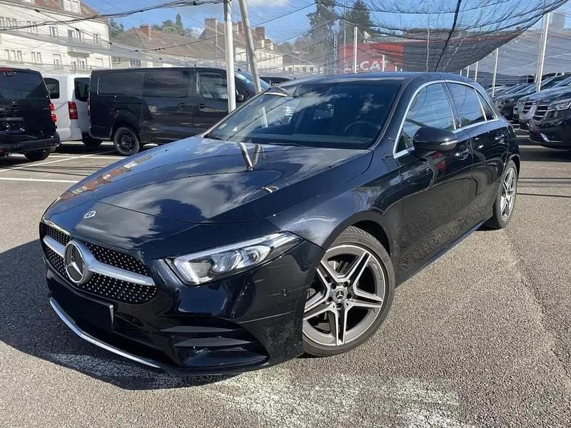 Noir Utilisé 2020 Mercedes 200 AMG line Berline | 20 900 € (Super prix) - Image 1/4