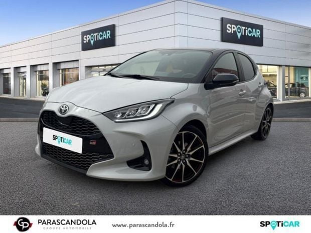 Noir Utilisé 2022 Toyota Yaris Hybrid Sport | 20 990 € (Bon prix) - Image 1/4