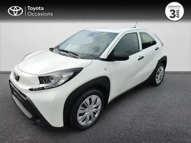 Blanc Utilisé 2023 Toyota Aygo X Business Edition SUV | 13 990 € - Image 1/4
