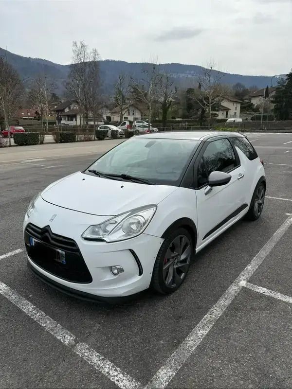Utilisé 2011 Citroën DS3 Berline | 7 800 € (Prix juste) - Image 1/4
