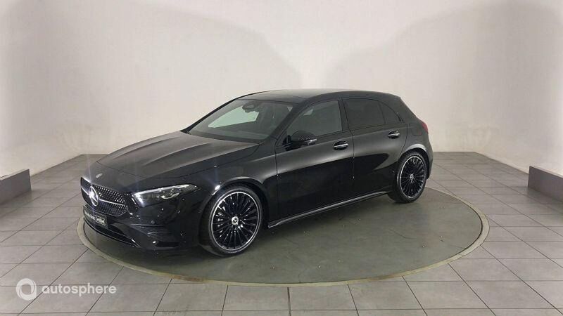 Noir Utilisé 2025 Mercedes A180 AMG line Berline | 40 790 € - Image 1/4