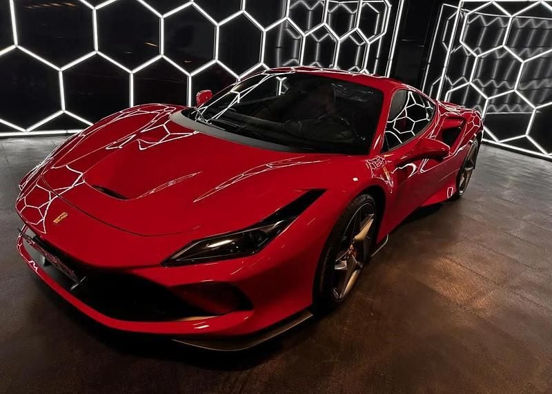 Rouge Utilisé 2021 Ferrari F8 Coupé | 319 000 € - Image 1/4