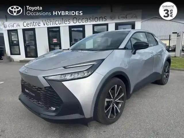 Gris minéral métallisé Occasion 2024 Toyota C-HR Design SUV | 31 490 € (Prix assez cher) - Image 1/4