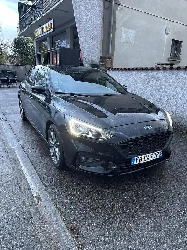 Utilisé 2018 Ford Focus Berline | 9 900 € (Prix juste) - Image 1/4