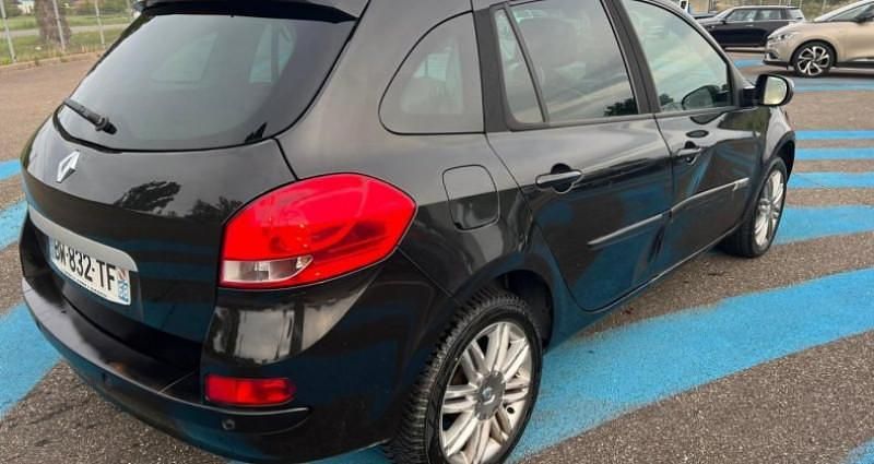 Occasion Renault Clio GrandTour Expression 101 ch (74 kW) 2011 Noir Break
