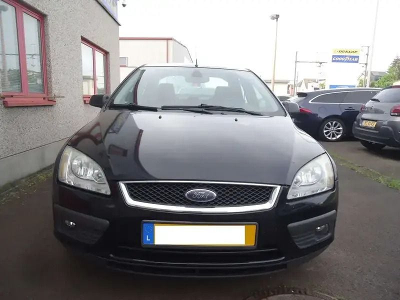 Noir Utilisé 2005 Ford Focus Ghia Berline | 3 999 € - Image 1/4
