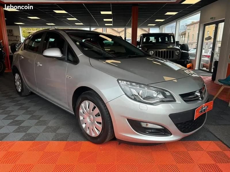 Occasion 2014 Opel Astra Cosmo Citadine | 8 490 € (Prix juste) - Image 1/4