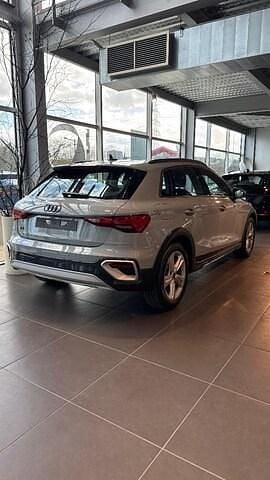 Nouvelle Audi A3 Design 150 ch (110 kW) 2025 Gris flèche nacré