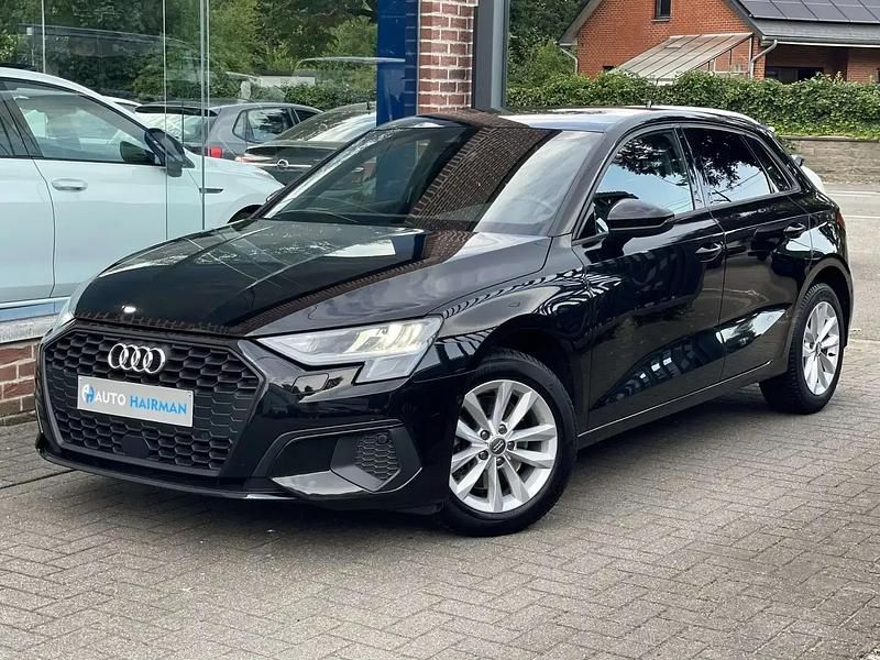 Noir Utilisé 2020 Audi A3 Sportback Sport Berline | 22 950 € (Prix juste) - Image 1/4