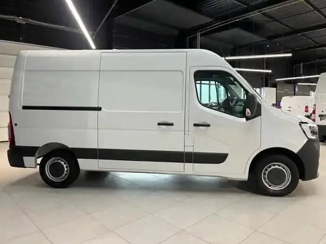 Occasion Renault Master 2024 Blanc minéral Berline