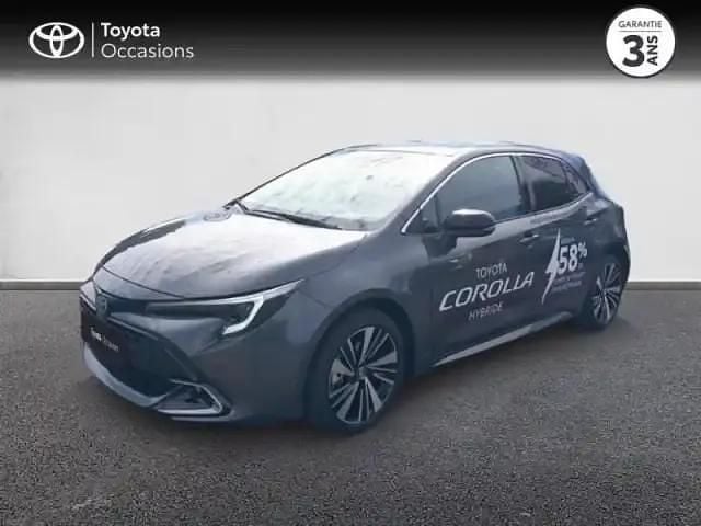 Gris Occasion 2025 Toyota Corolla Design Berline | 30 660 € (Prix assez cher) - Image 1/4