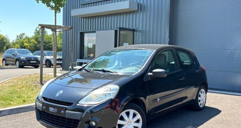 Utilisé 2009 Renault Clio III Expression Citadine | 3 990 € (Prix juste) - Image 1/4