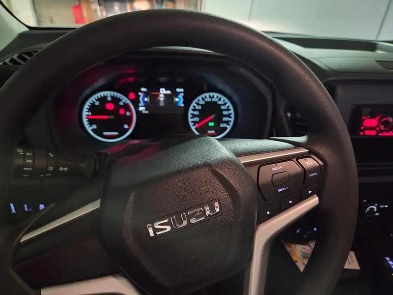 Occasion 2024 Isuzu D-Max SUV | 36 500 € (Bon prix) - Image 1/4