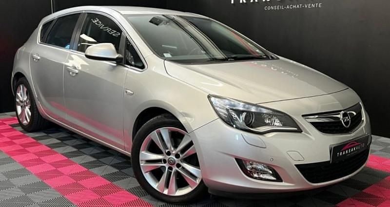 Utilisé 2010 Opel Astra Cosmo Berline | 5 490 € (Prix juste) - Image 1/4