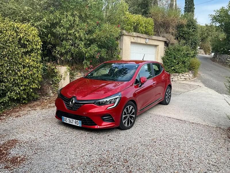 Rouge Utilisé 2022 Renault Clio V Intens Berline | 16 300 € (Bon prix) - Image 1/4