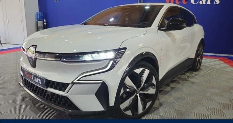 Utilisé 2023 Renault Mégane Techno Berline | 25 990 € (Prix juste) - Image 1/4