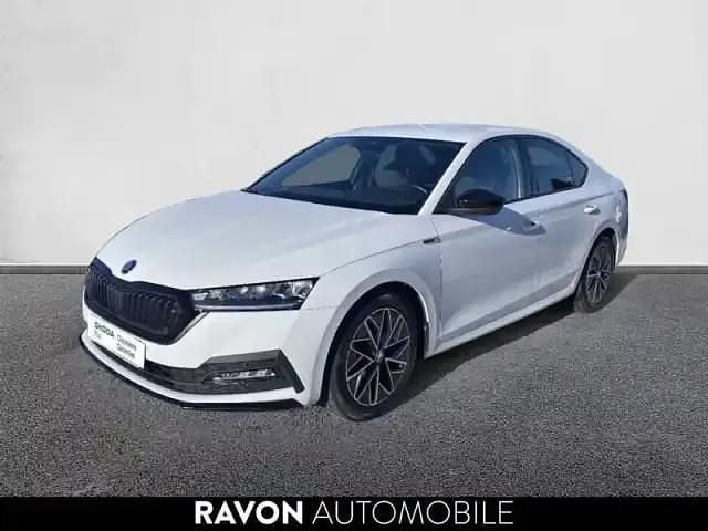 Moon white metallic Occasion 2023 Skoda Octavia Berline | 27 390 € (Prix juste) - Image 1/4