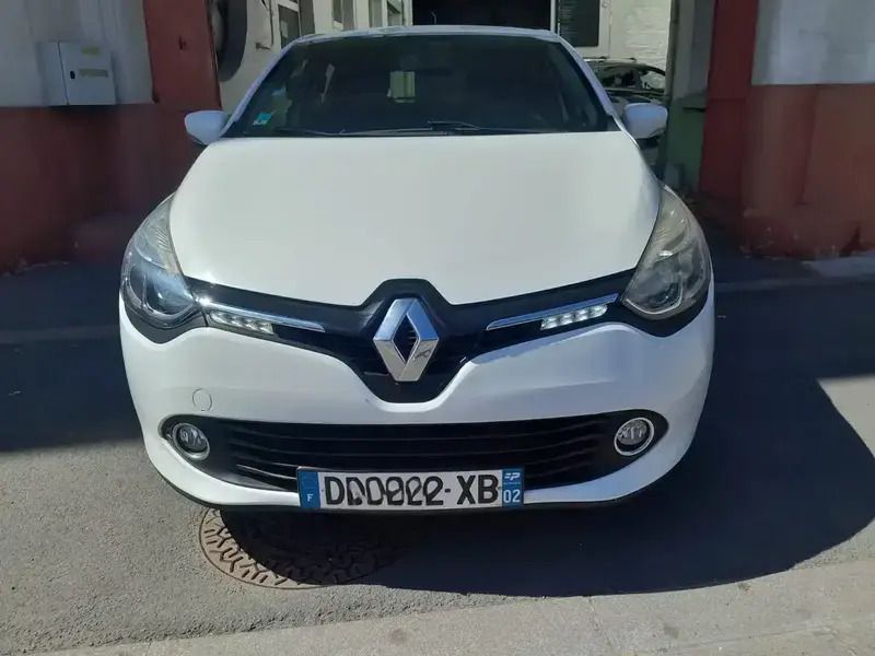 Blanc Utilisé 2015 Renault Clio IV Berline | 4 990 € (Bon prix) - Image 1/4
